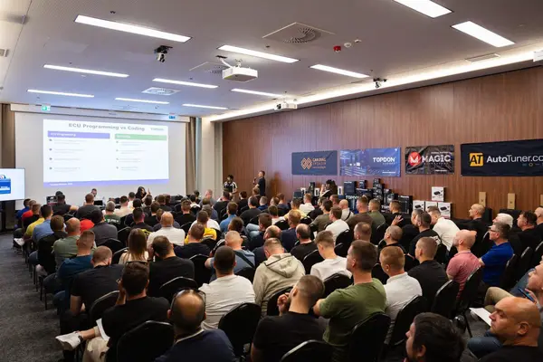 Stage X seminar u punoj sali