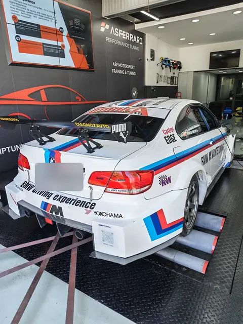 BMW 330i na dynou u ASF servisu
